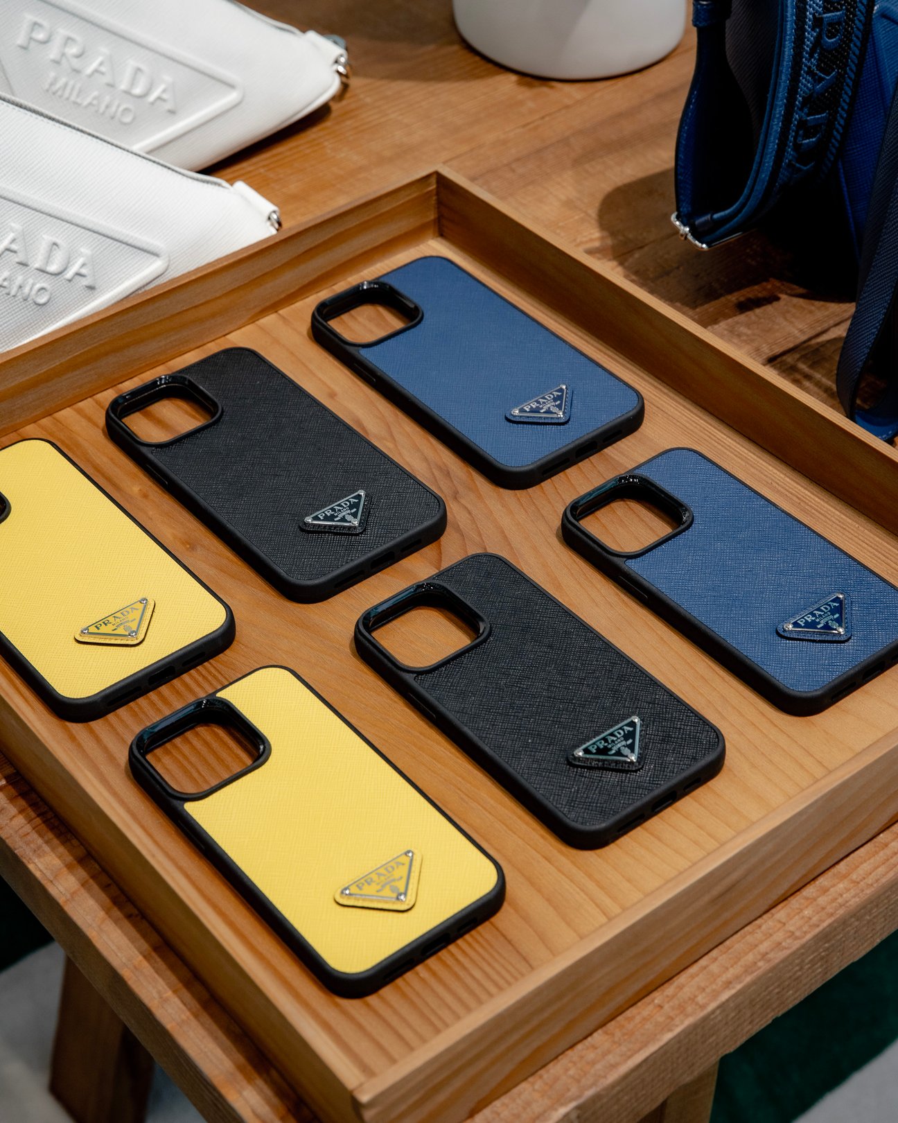 プラダ iPhoneケース
