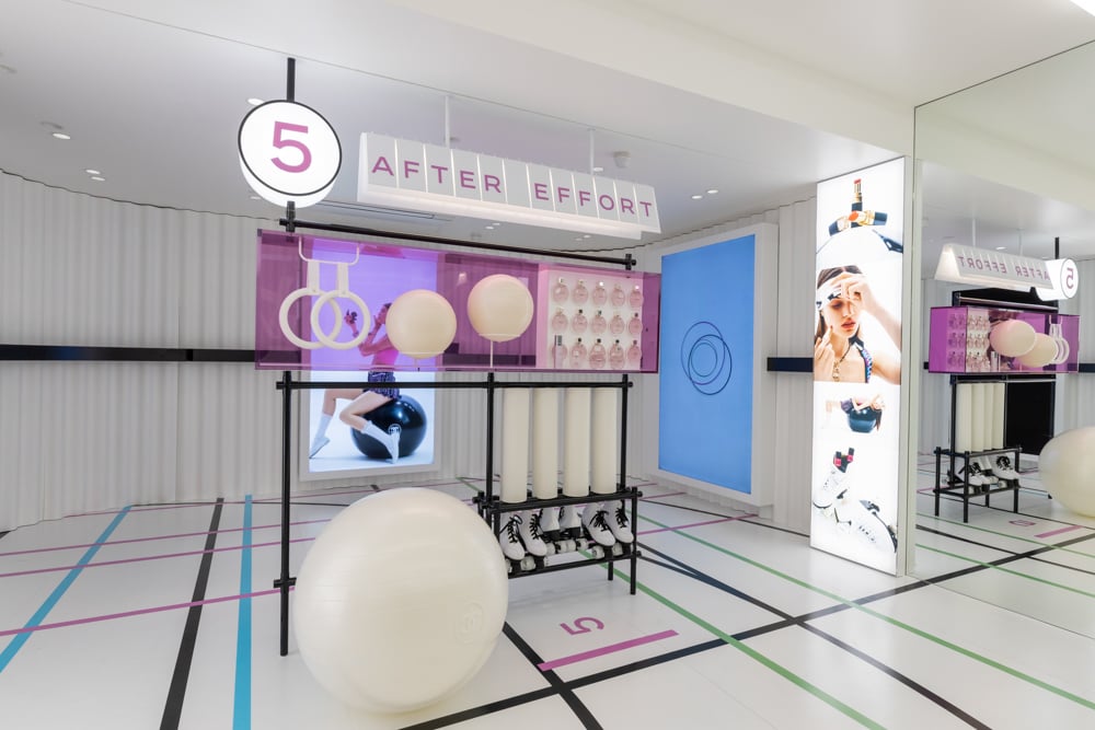 シャネル新店舗の内観(二階ゲームコーナー)