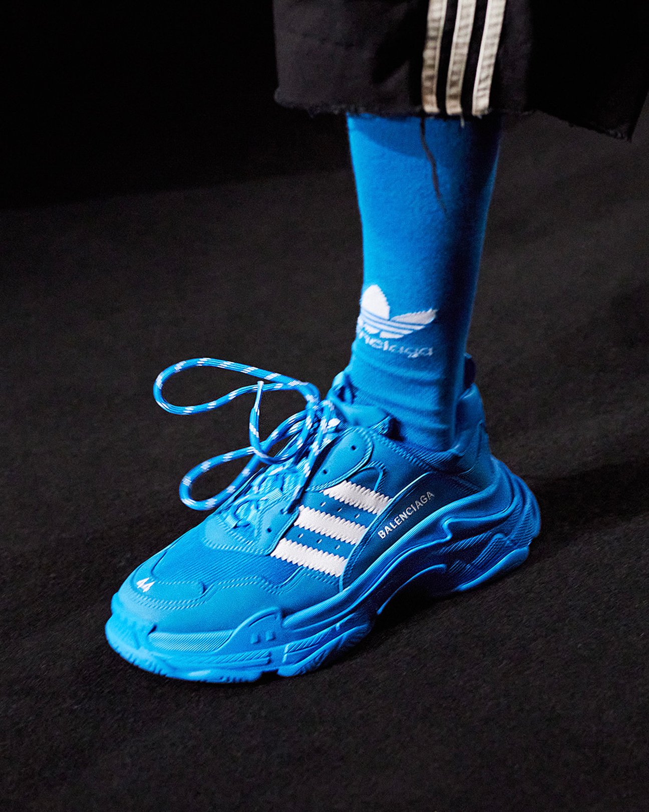 BALENCIAGAとadidas Originalsのコラボ