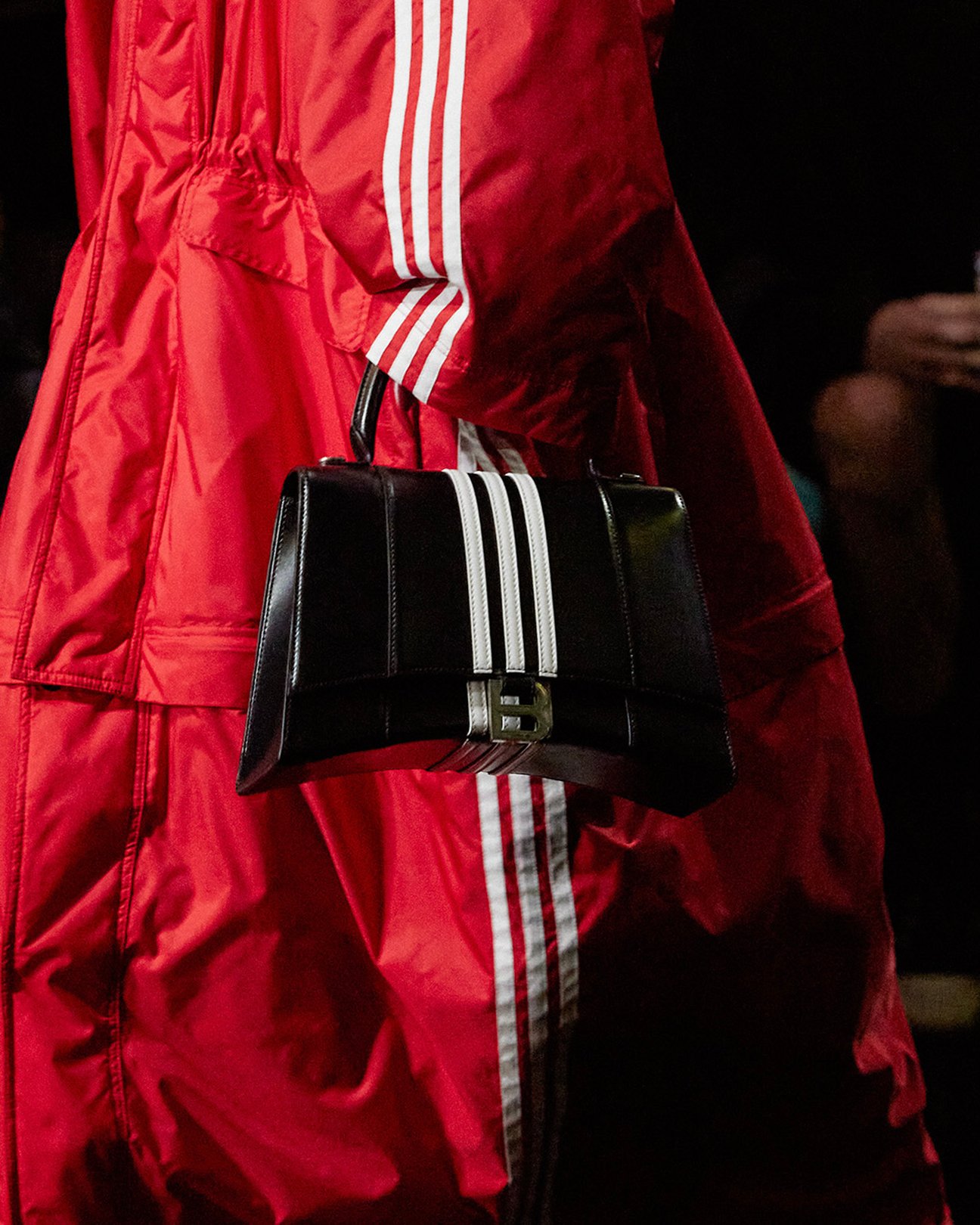BALENCIAGAとadidas Originalsのコラボ