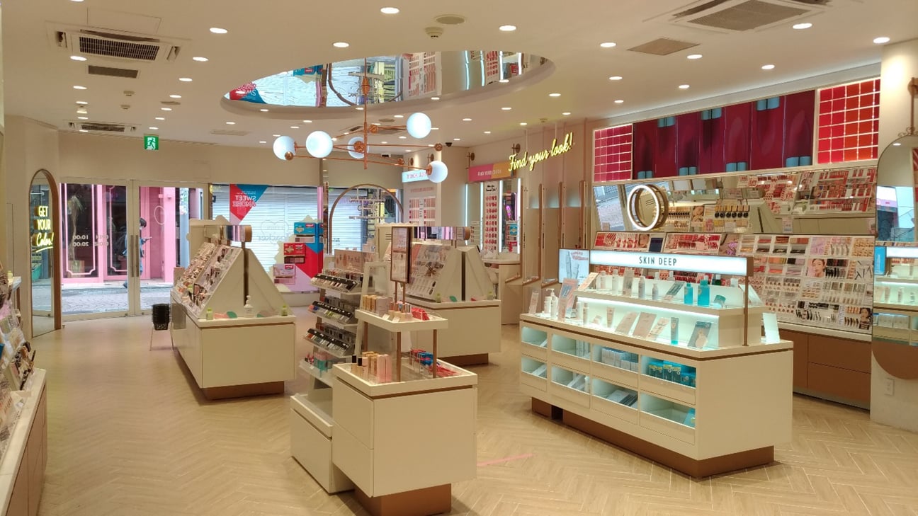 エチュードハウス 原宿・竹下通り本店の内観
