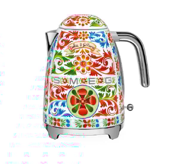 「ドルチェ&ガッバーナ(Dolce&Gabbana)」とイタリアの家電メーカー「スメッグ(SMEG)」のコラボレーションアイテム