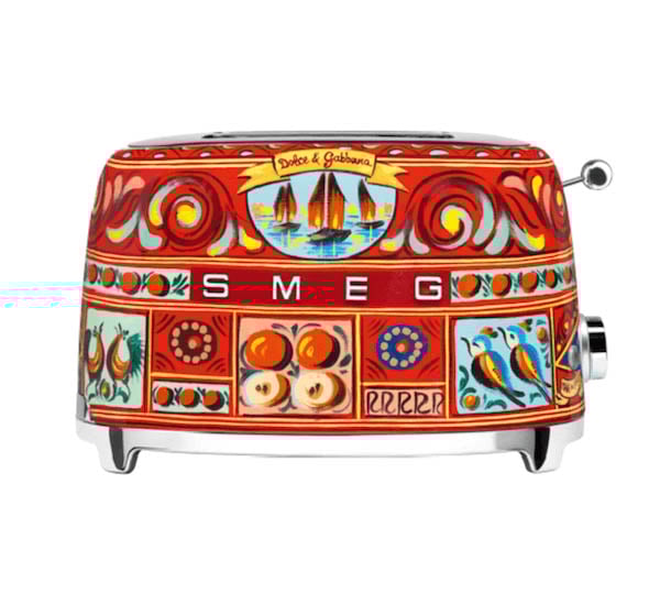 「ドルチェ&ガッバーナ(Dolce&Gabbana)」とイタリアの家電メーカー「スメッグ(SMEG)」のコラボレーションアイテム