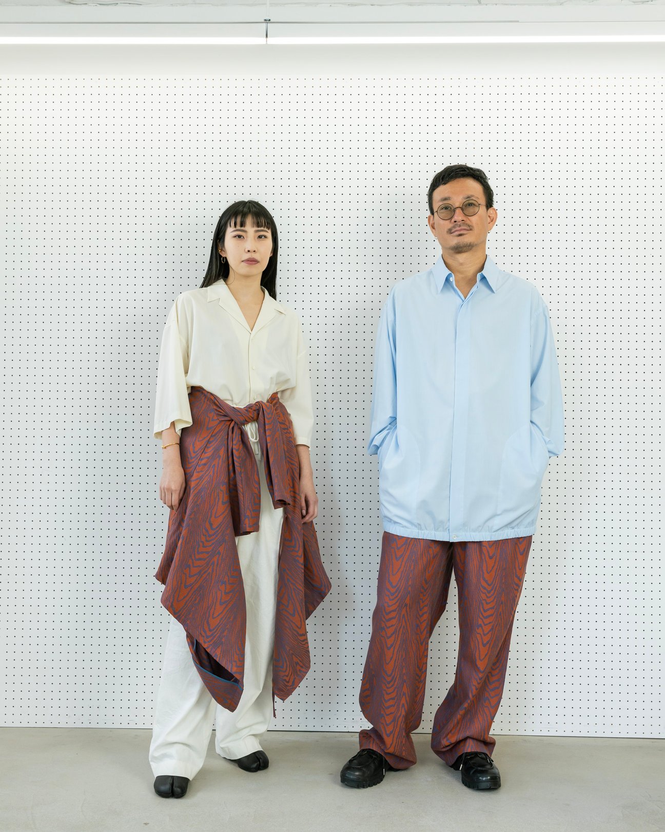 女性モデルと男性モデル