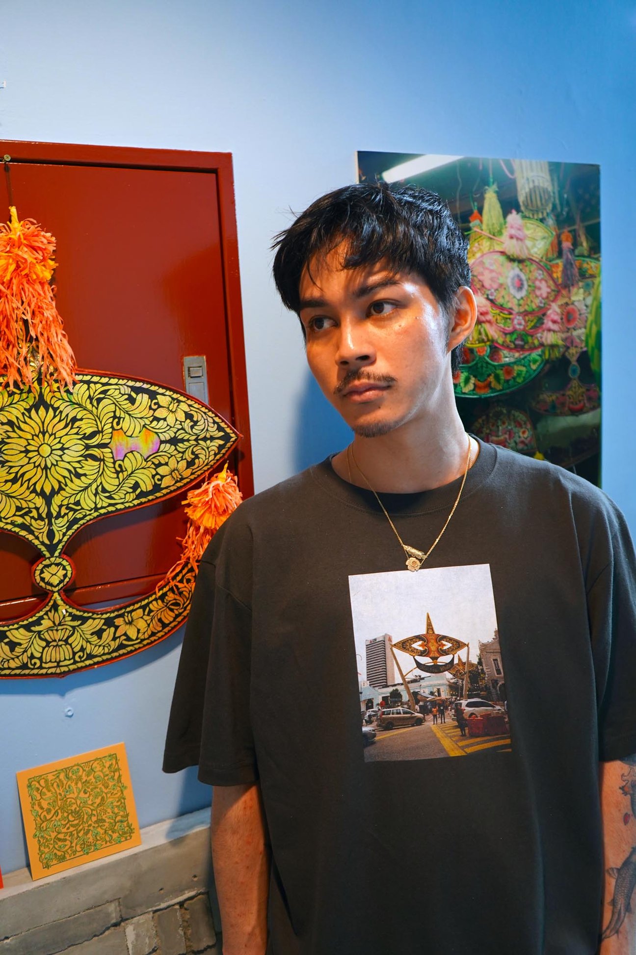 ラジャブルックのフォトTシャツ