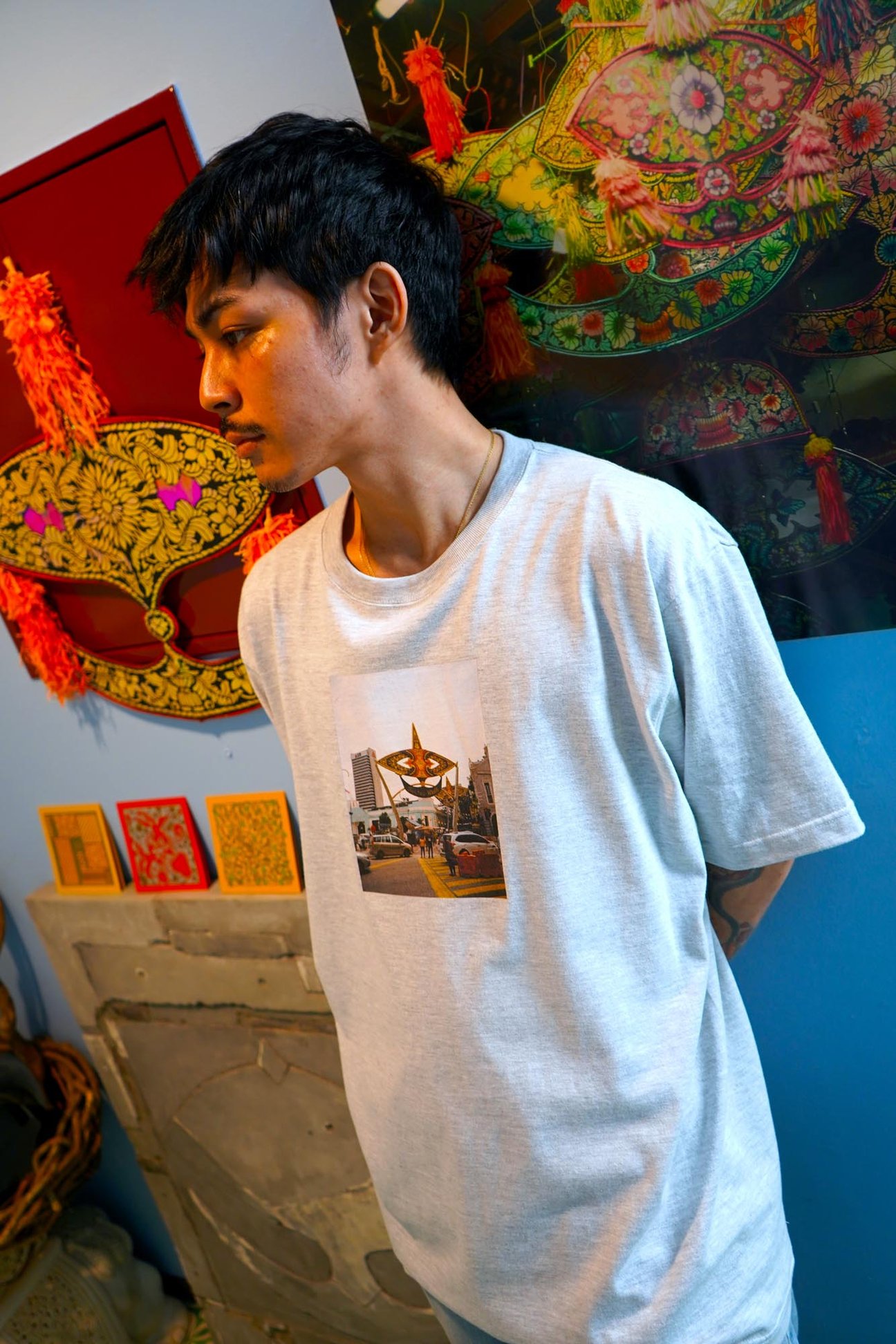 ラジャブルックのフォトTシャツ