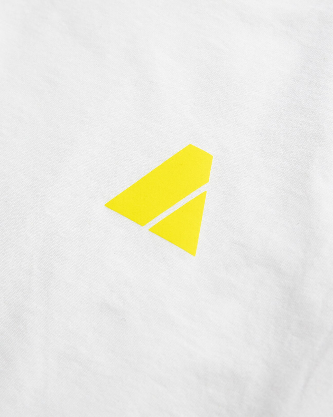 NハリのTシャツ