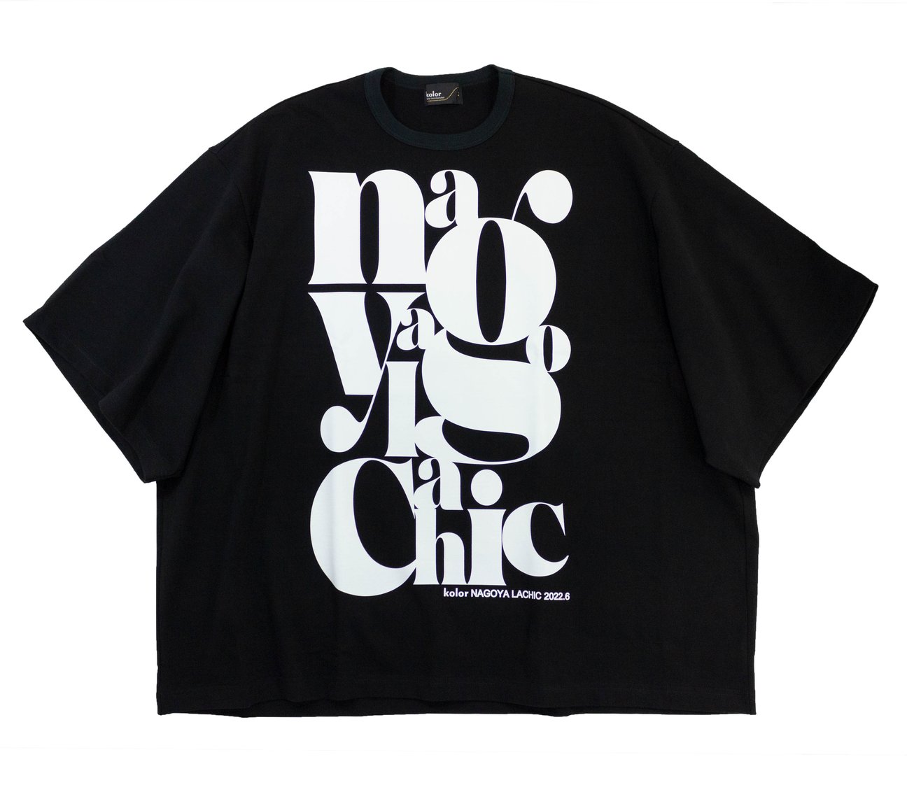 カラーのグラフィックTシャツ