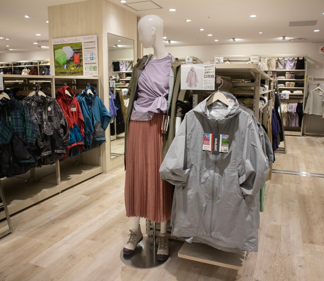 東日本初の#ワークマン女子との複合店をオープンするワークマンシューズ