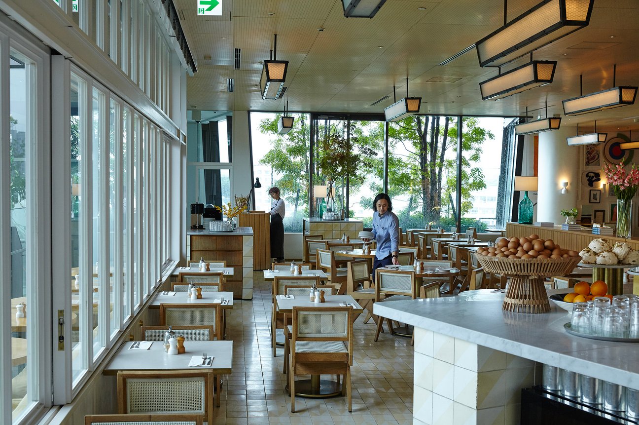 原宿のカフェ「ビルズ」の内観