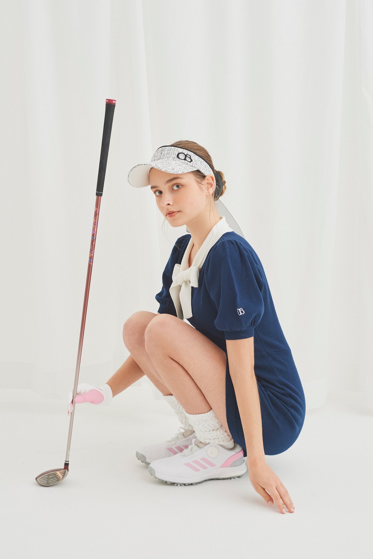 女性モデルを起用したルック