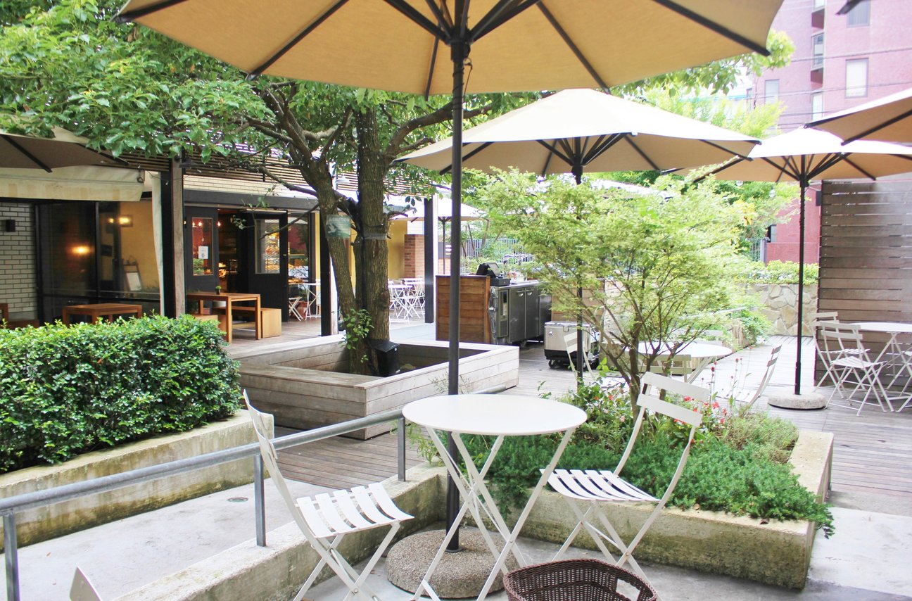 表参道のカフェ「クリスクロス」のテラス席