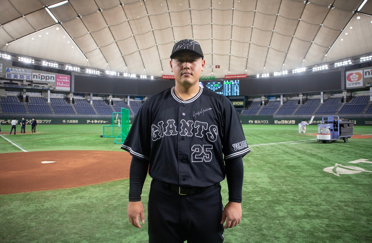 読売ジャイアンツがヨウジヤマモトとのコラボユニフォームを披露