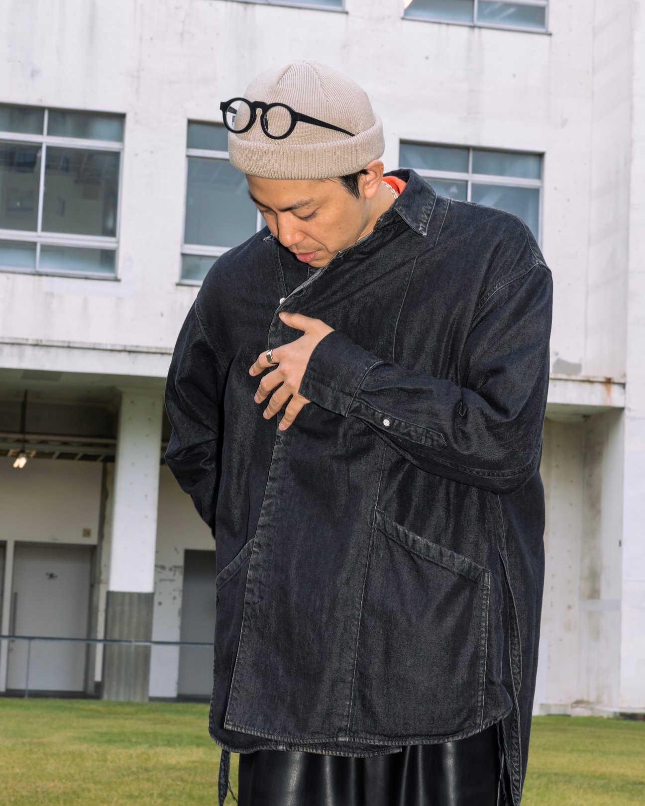お笑いコンビコットンの西村真二の私服