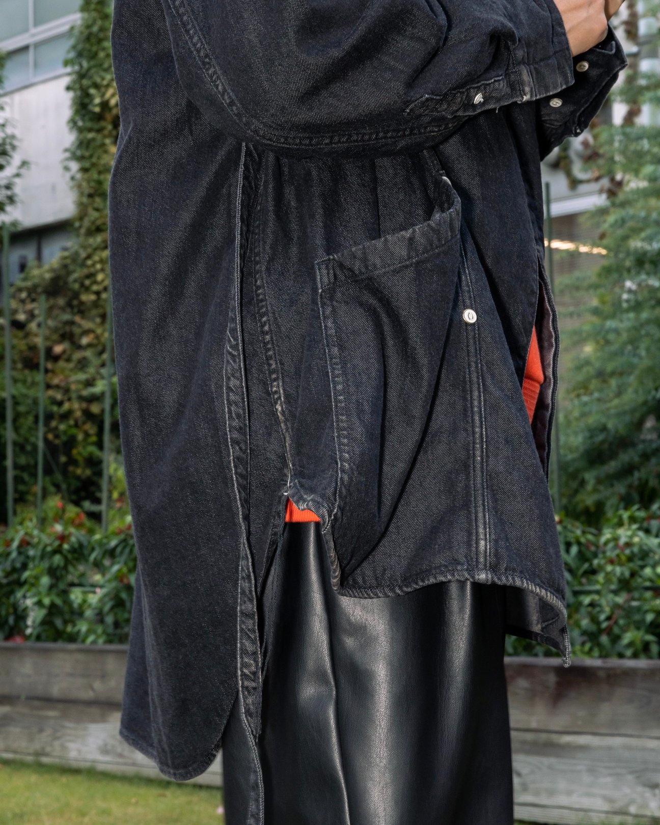 お笑いコンビコットンの西村真二の私服と結婚指輪