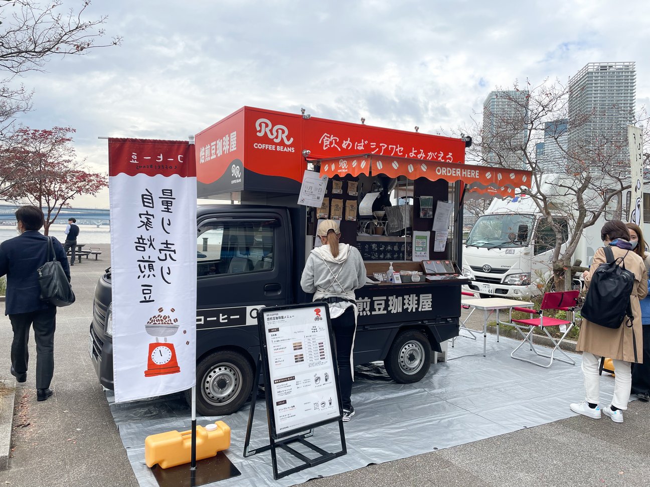 ミッケの移動販売車をつかって出店するブランド