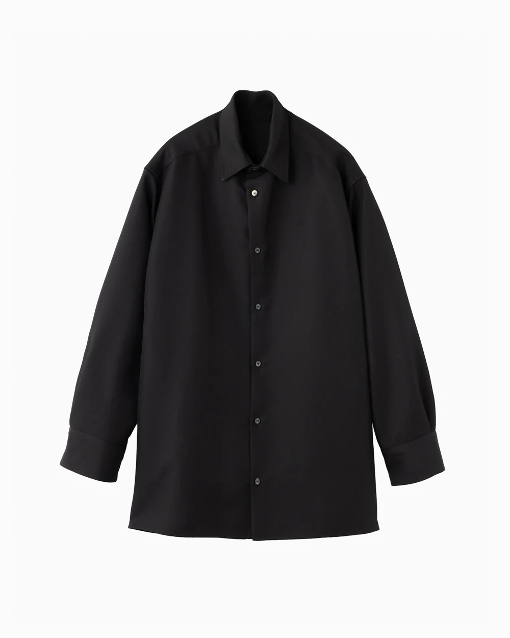 th productsのブラックのオーバーサイズシャツ