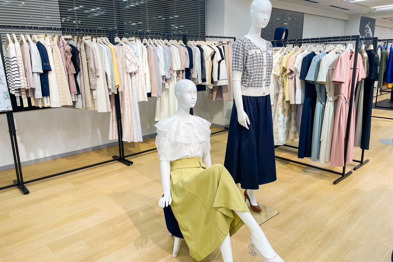 レッセ?パッセのドレス