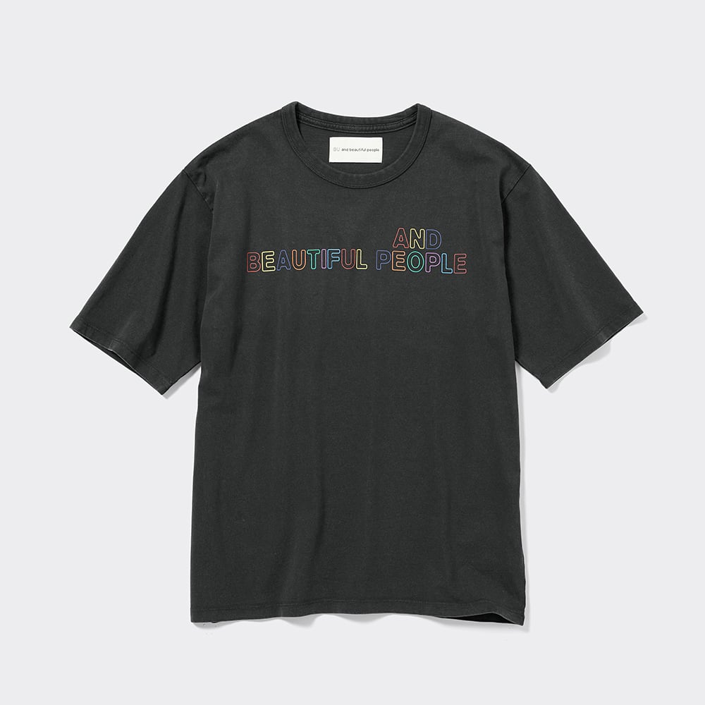 黒いTシャツ