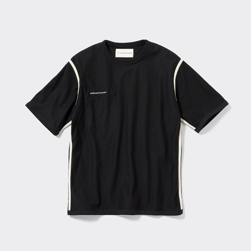 黒いTシャツ