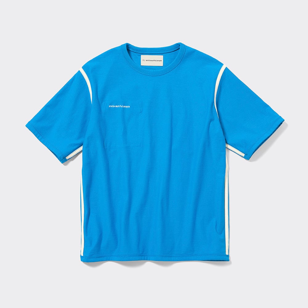 青いTシャツ