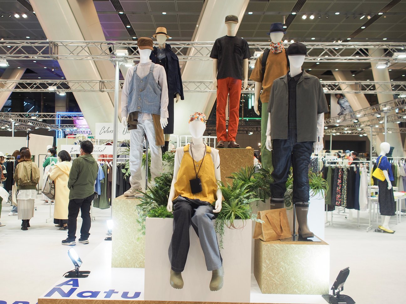 ファッション市場への本格参入を発表したワークマン