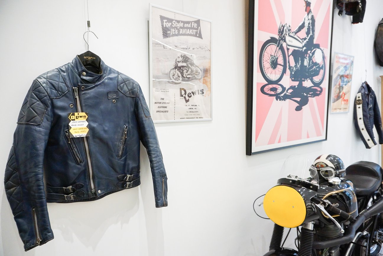 「the PORTER Gallery 4」、ルイスレザーの展示品