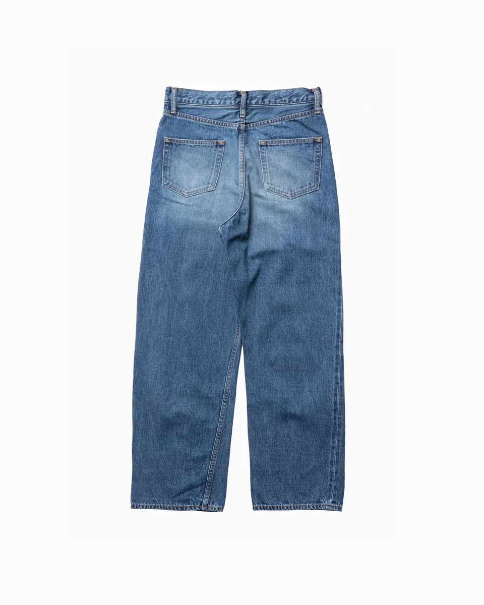 サンセサンセのデニムパンツのバックスタイル