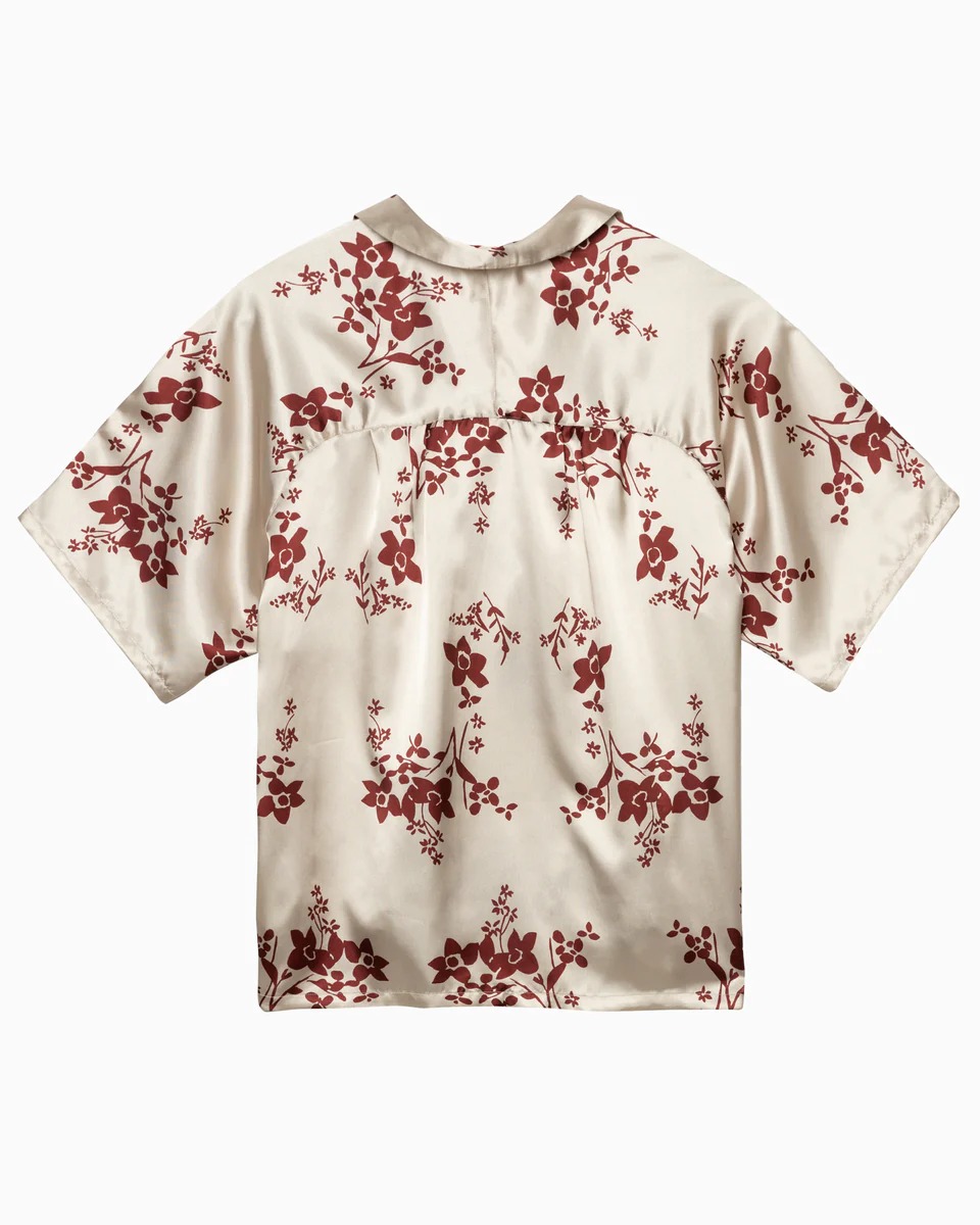 ミオズモーキーの花柄シャツ