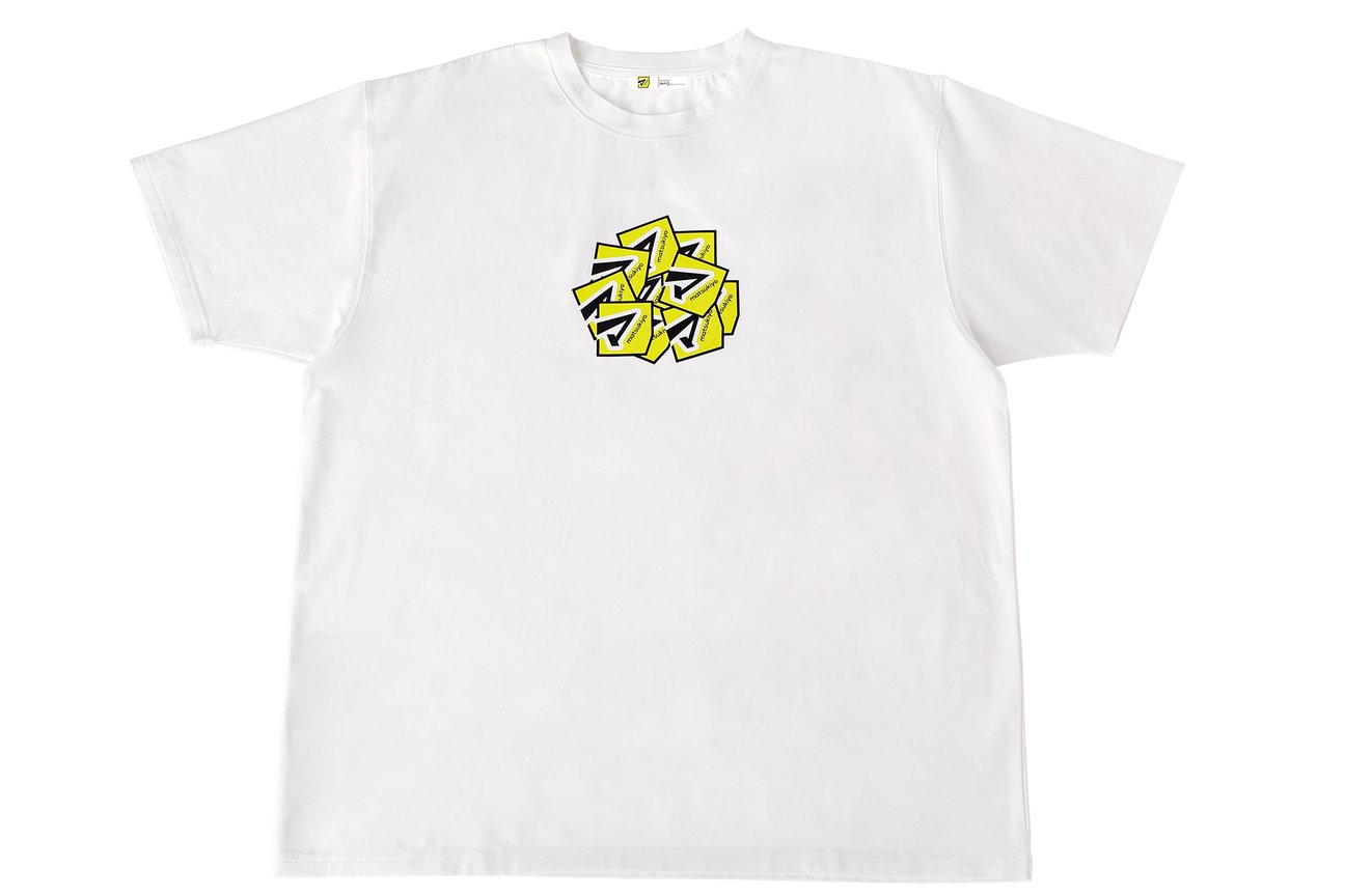 コラボアイテムのTシャツホワイト
