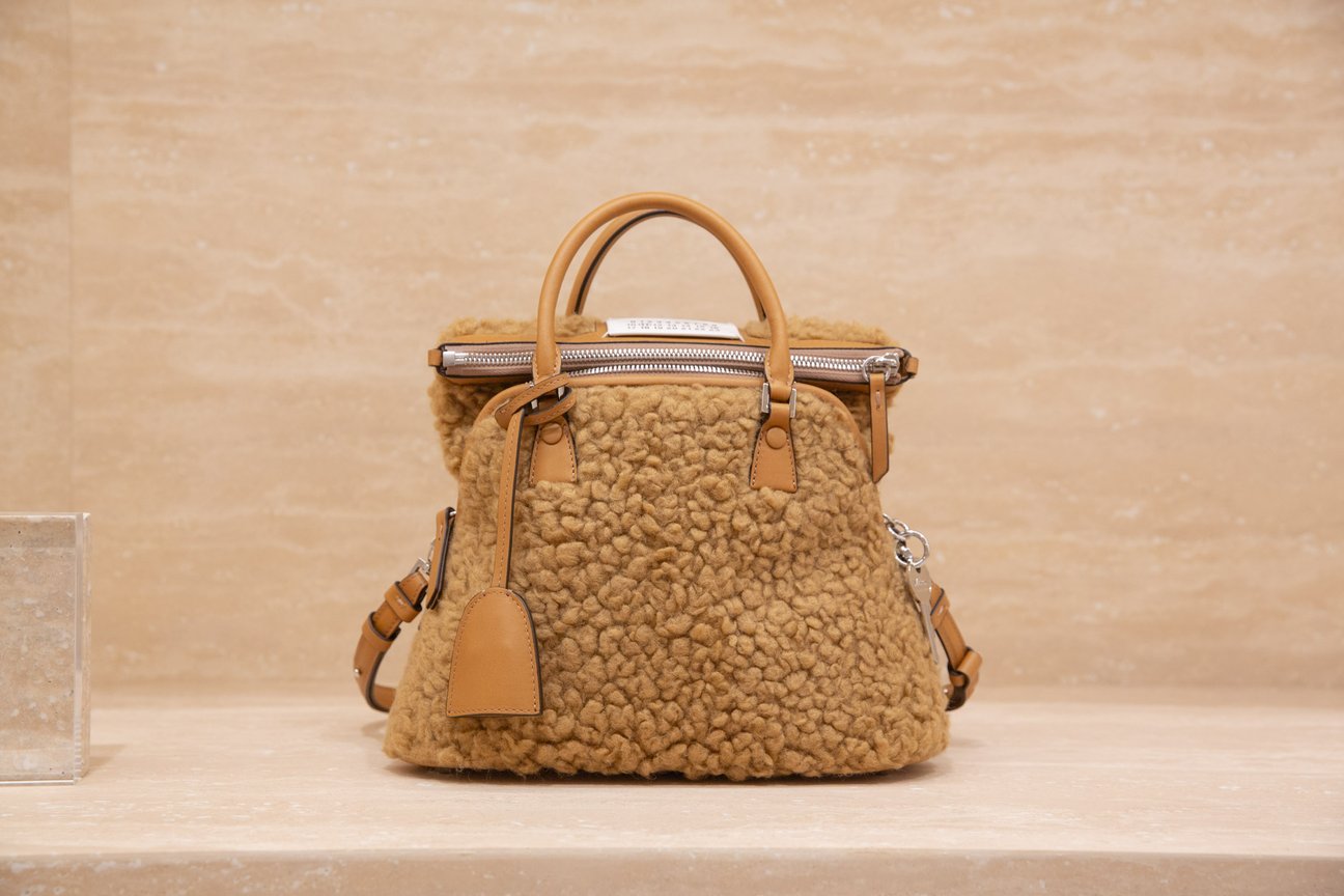 エコシアリングの「5AC」ミニ(H18×W26×D13cm 36万5200円)
