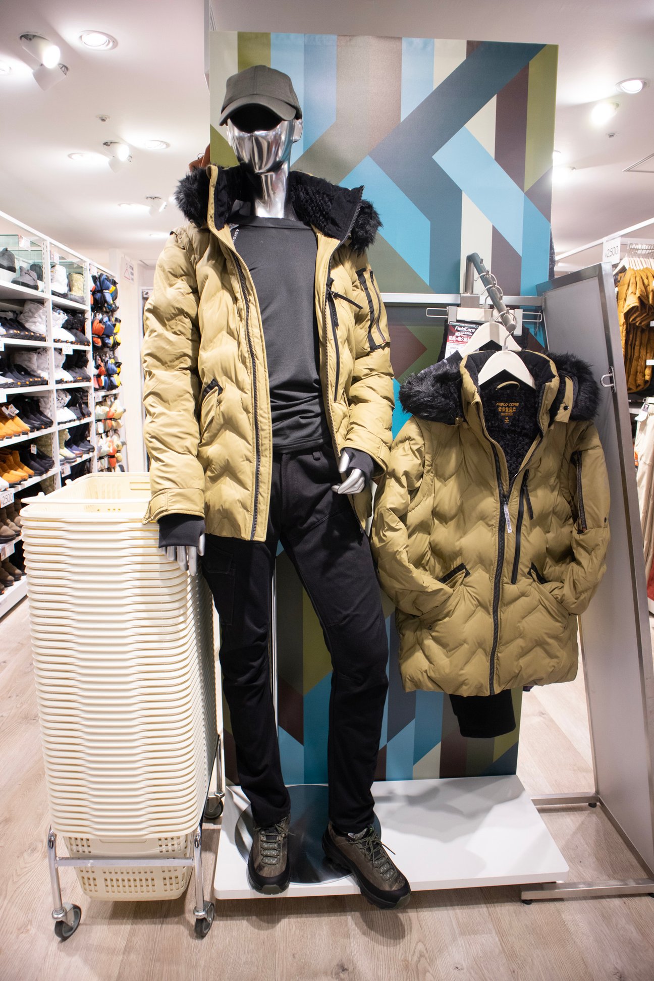 デザインで勝負するワークマン「Workman Colors」1号店内部を初公開
