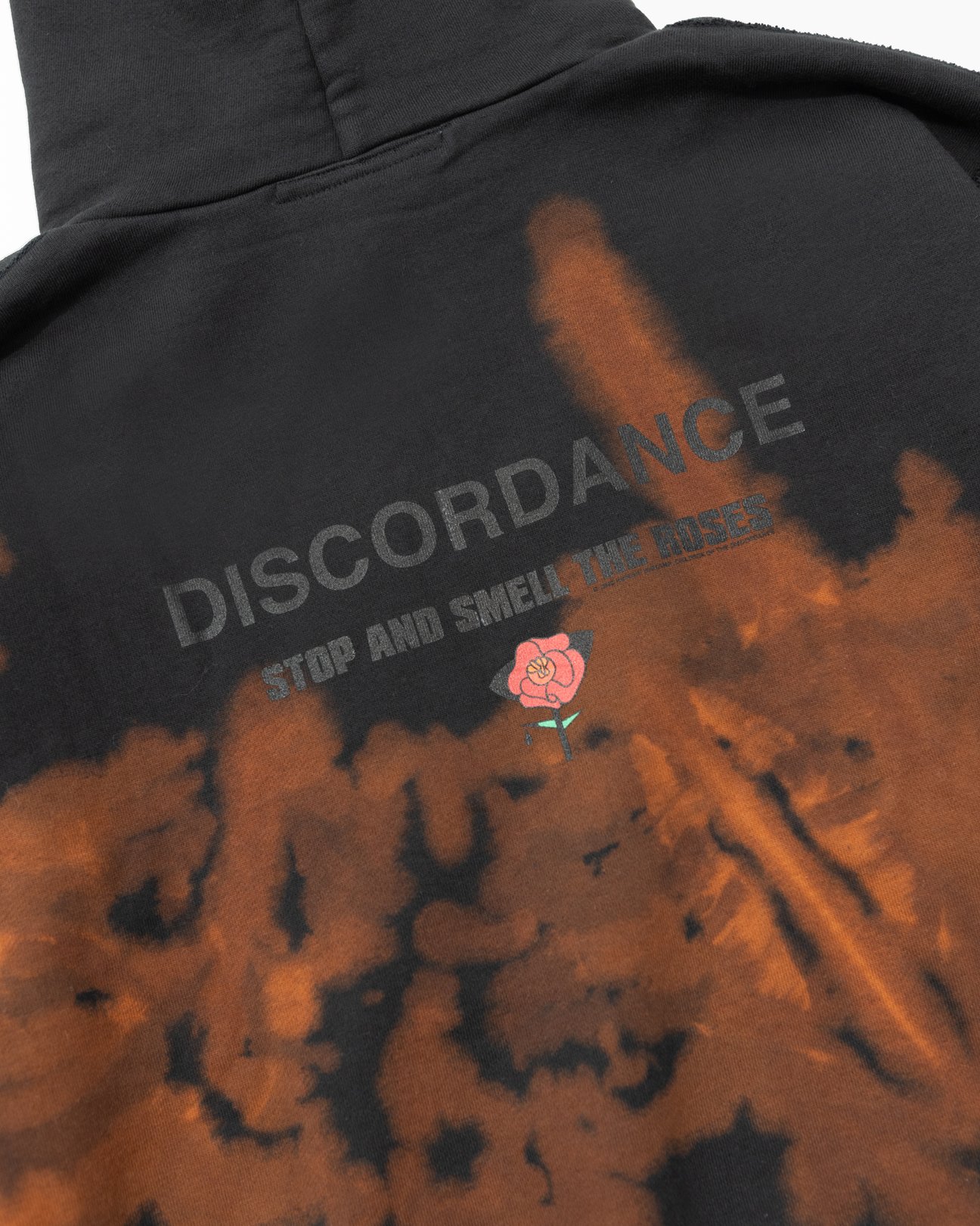 パーカーのバックのロゴデザイン