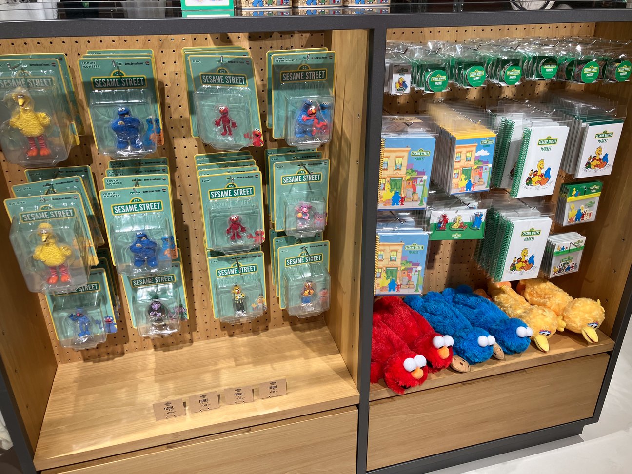 店内に陳列された商品