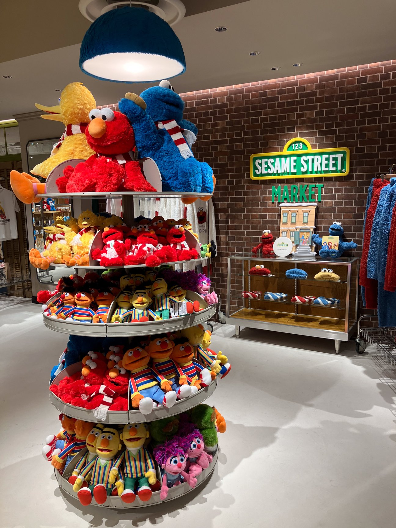 店内に陳列された商品