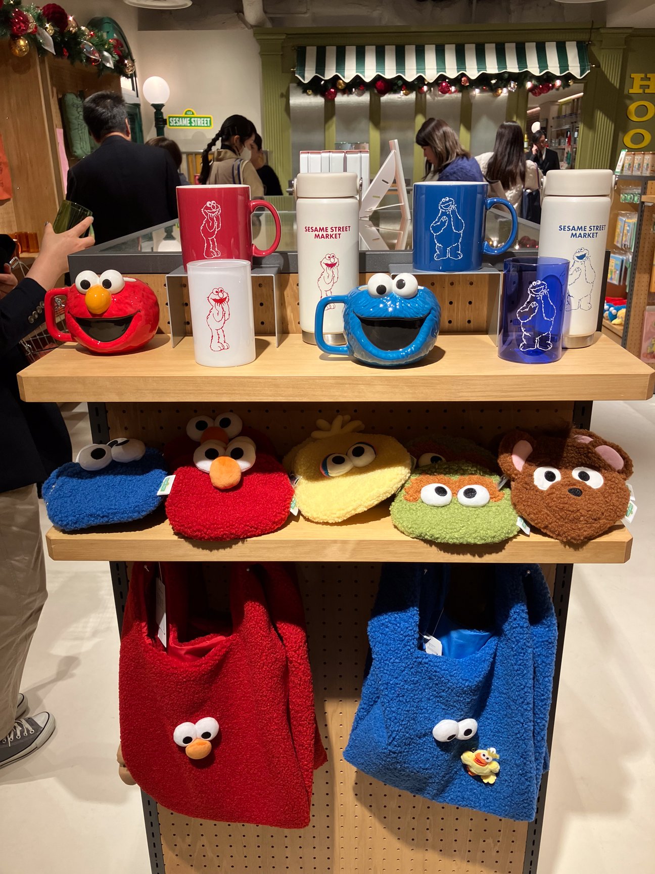 店内に陳列された商品