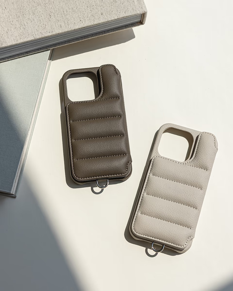 デミューのiPhoneケース