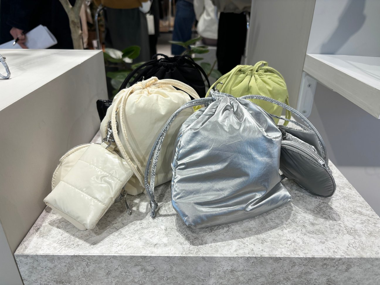 GU 2024年春夏コレクションの新作バッグ