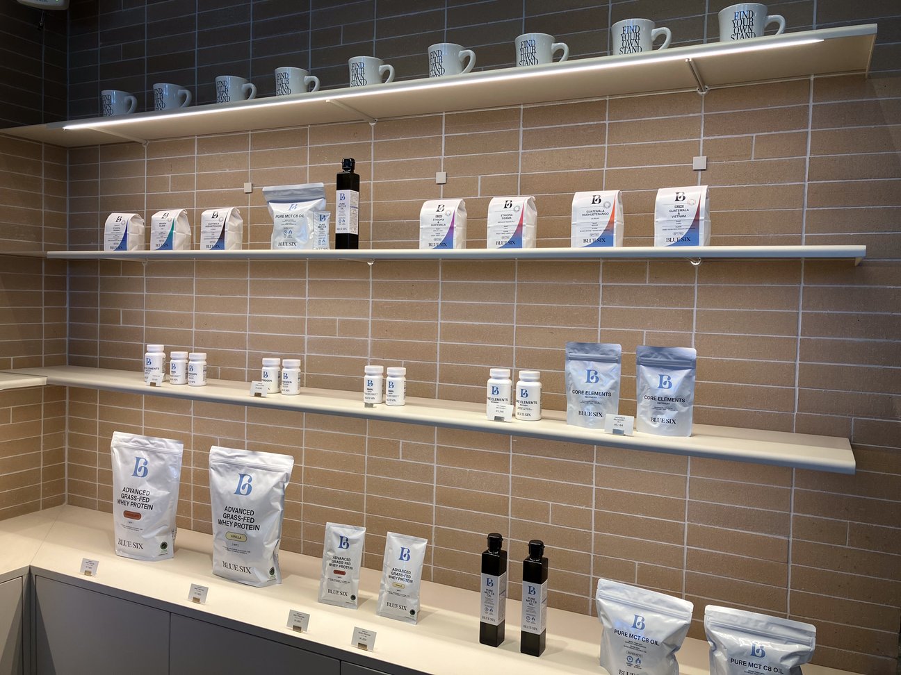 BLUE SIX COFFEE店内の様子