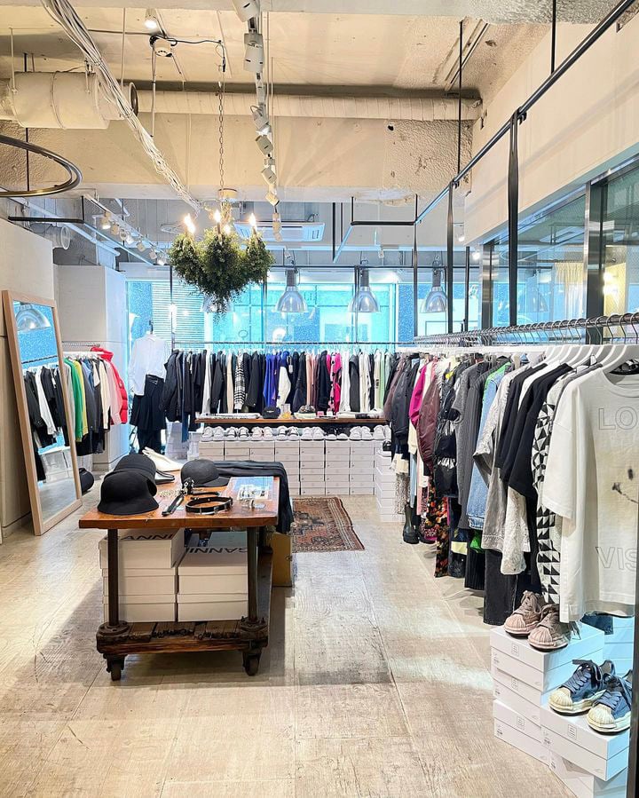 北海道のセレクトショップ「モデスト」の店内