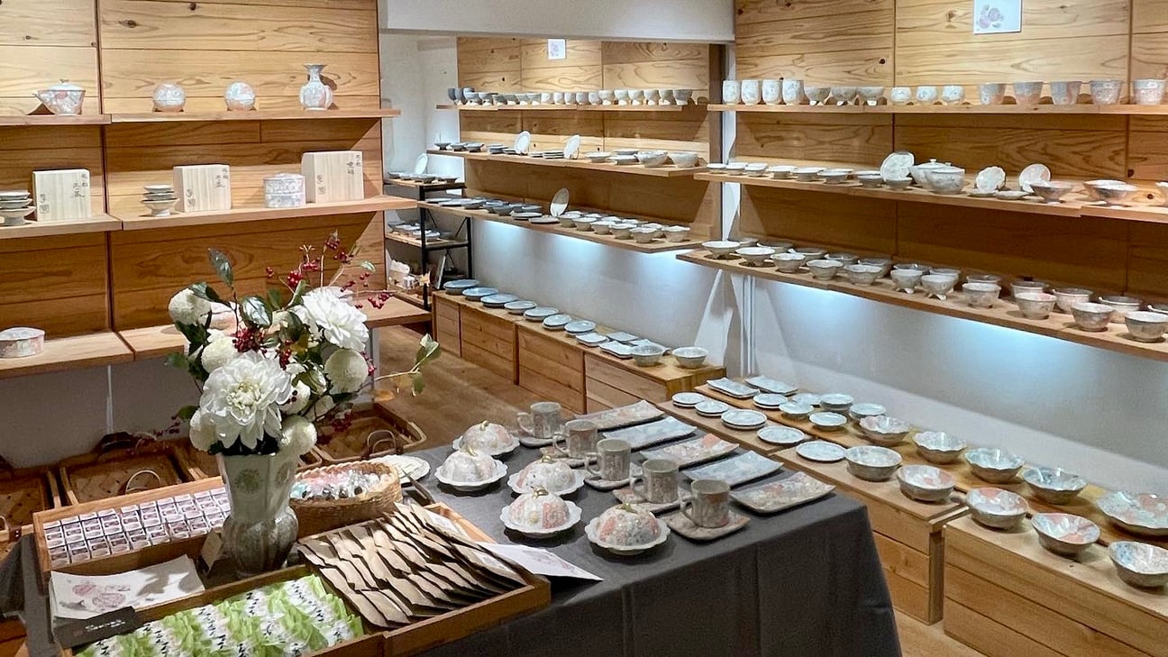 食器店「UTSUWA KESHIKI」の内観
