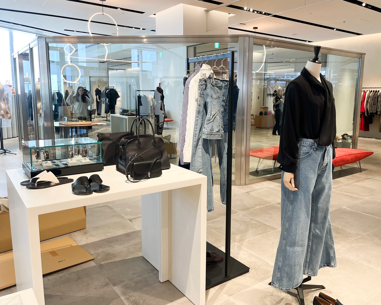 ベイクルーズ新業態の店内