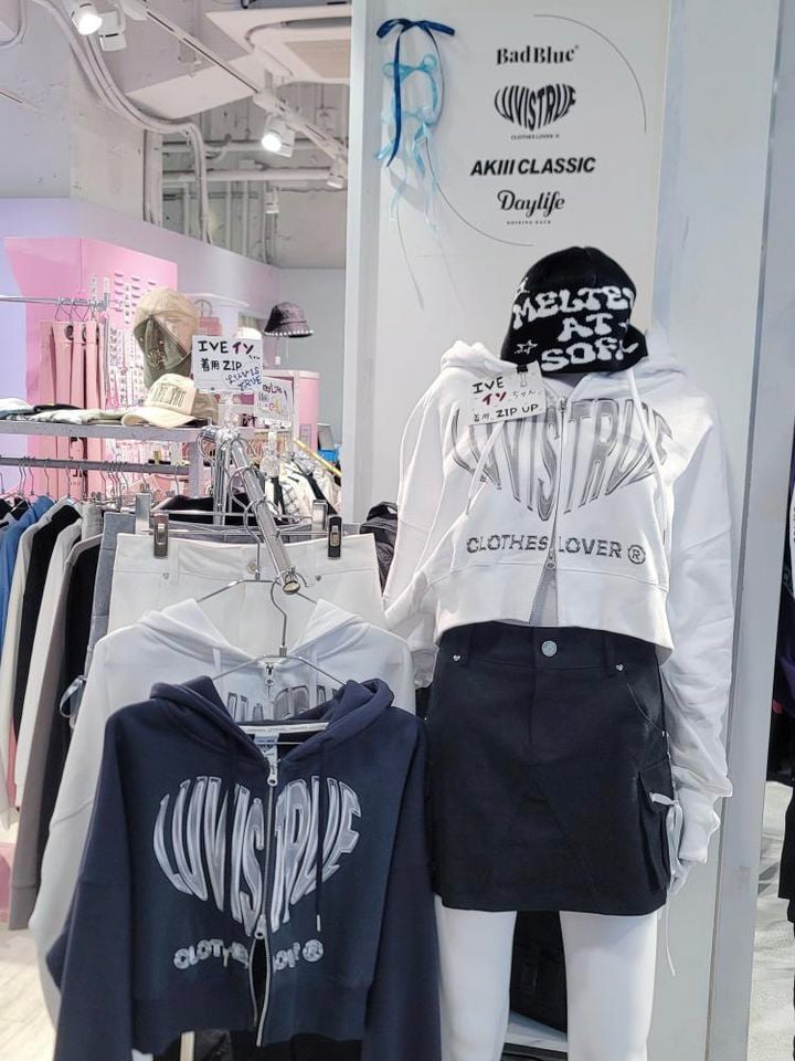 アパレルショップ「CHOA SHOW CASE」の店頭