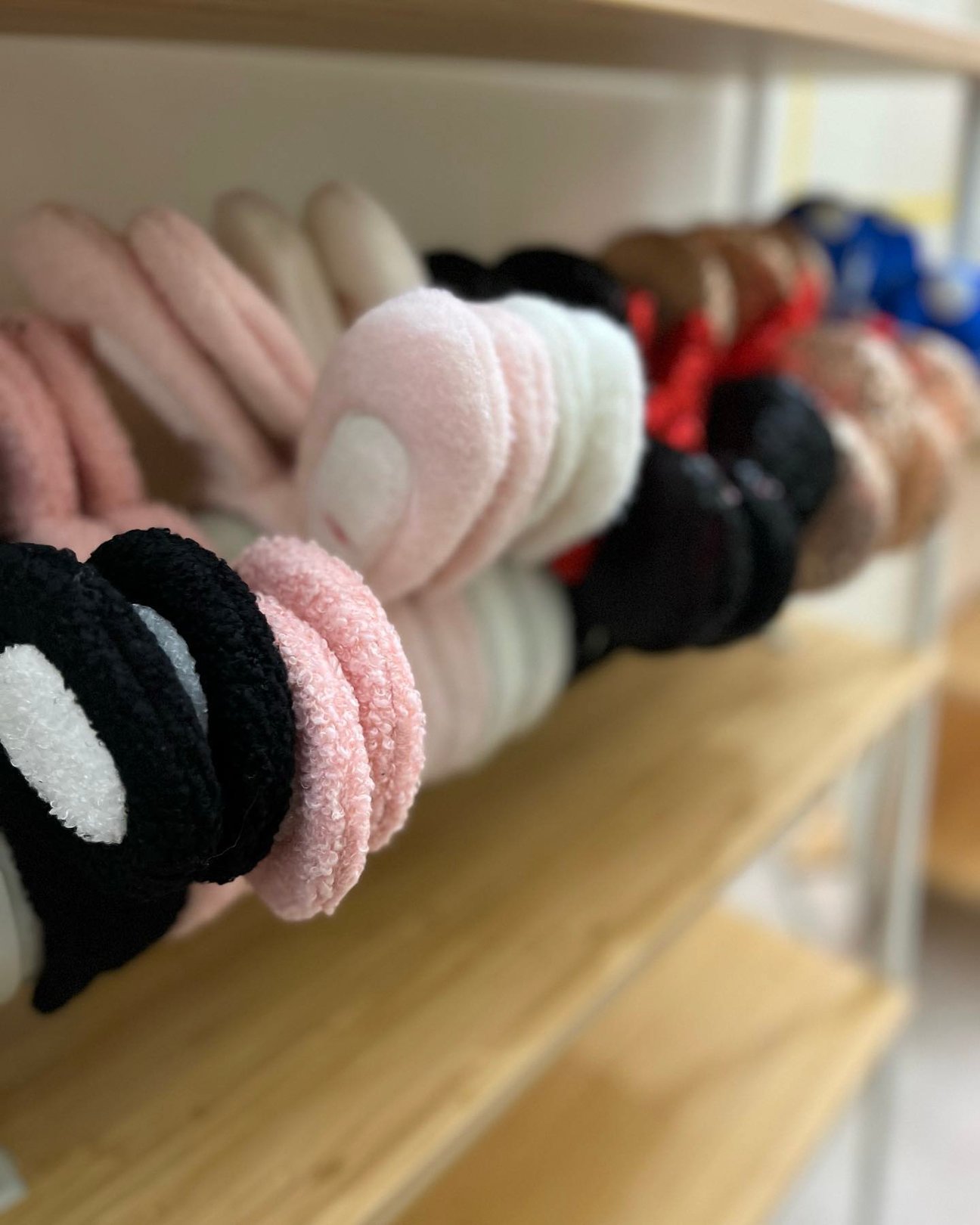 韓国版プリクラ「人生4カット」大阪コリアンタウン店の貸し出し用のカチューシャ