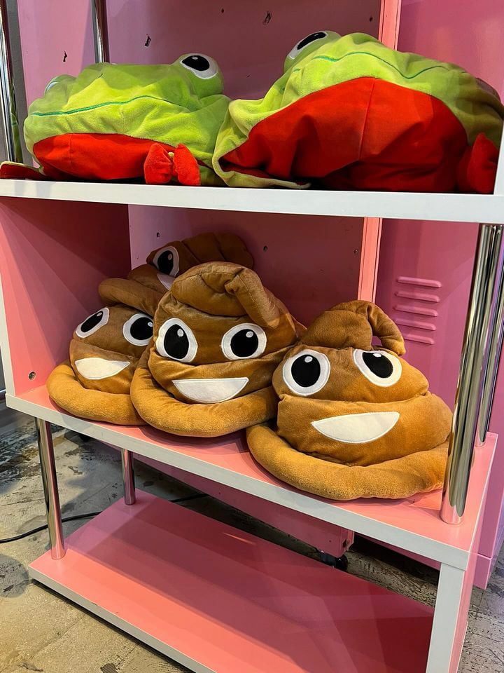 SUPER SPINNS 福岡パルコ店の韓国版プリクラ「人生4カット」の貸し出し用被り物