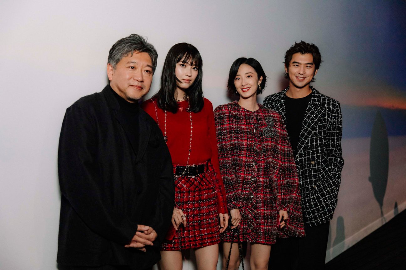 (左から)是枝裕和監督、茅島みずき、グイ?ルンメイ、チェン?ボーリン