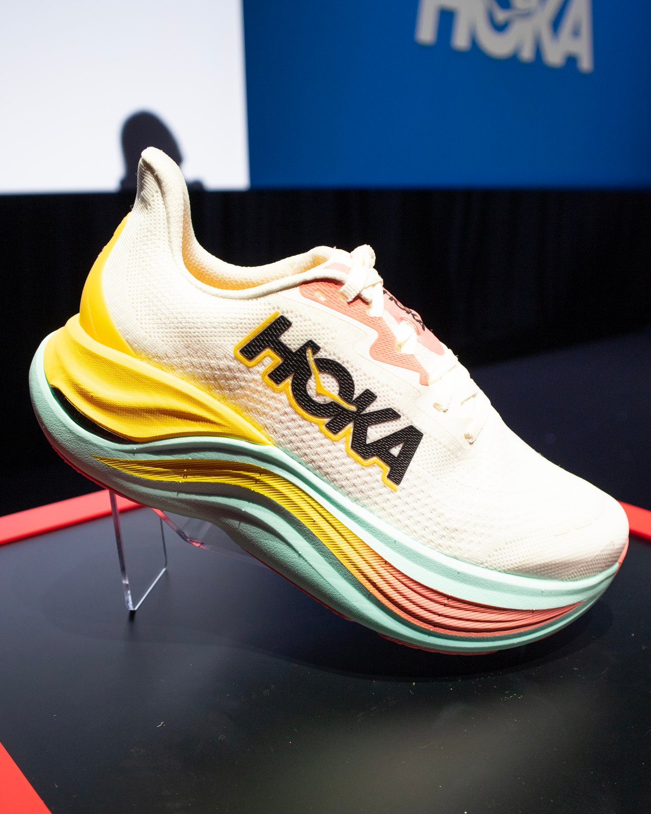 ホカが史上最も厚底のランニングシューズを発表 “どんなランナー