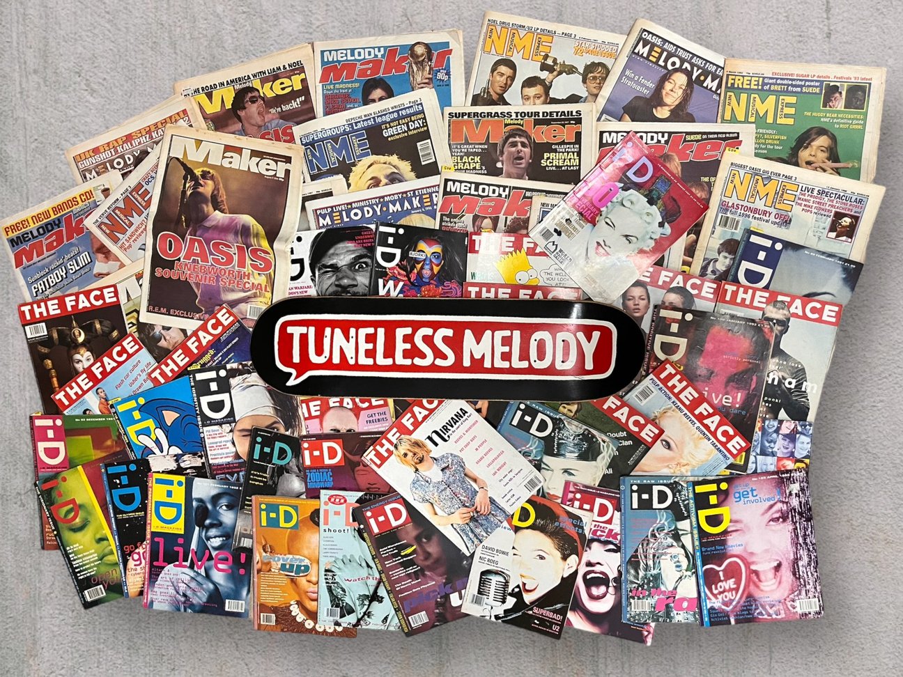 移動型の古本屋「tuneless melody bookstore」の店内