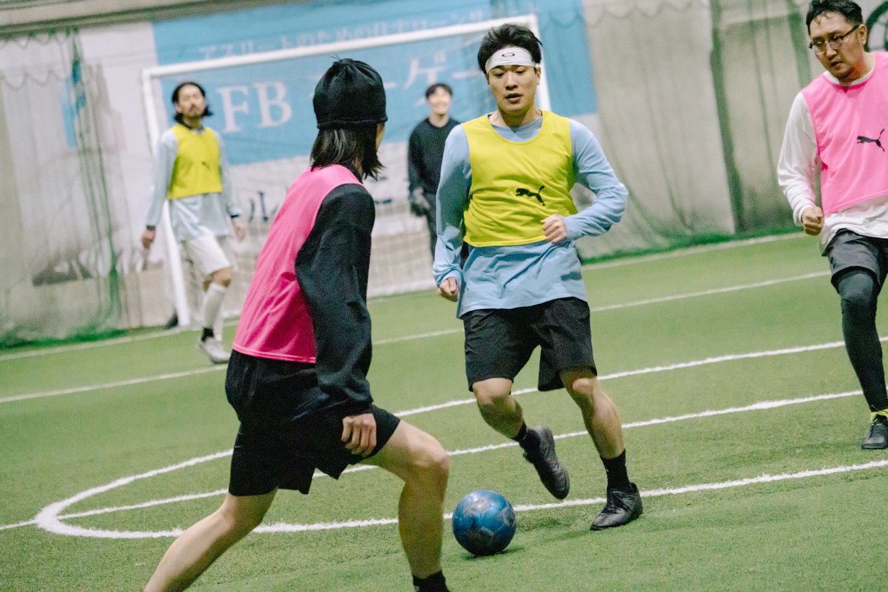 フットサルをしている様子