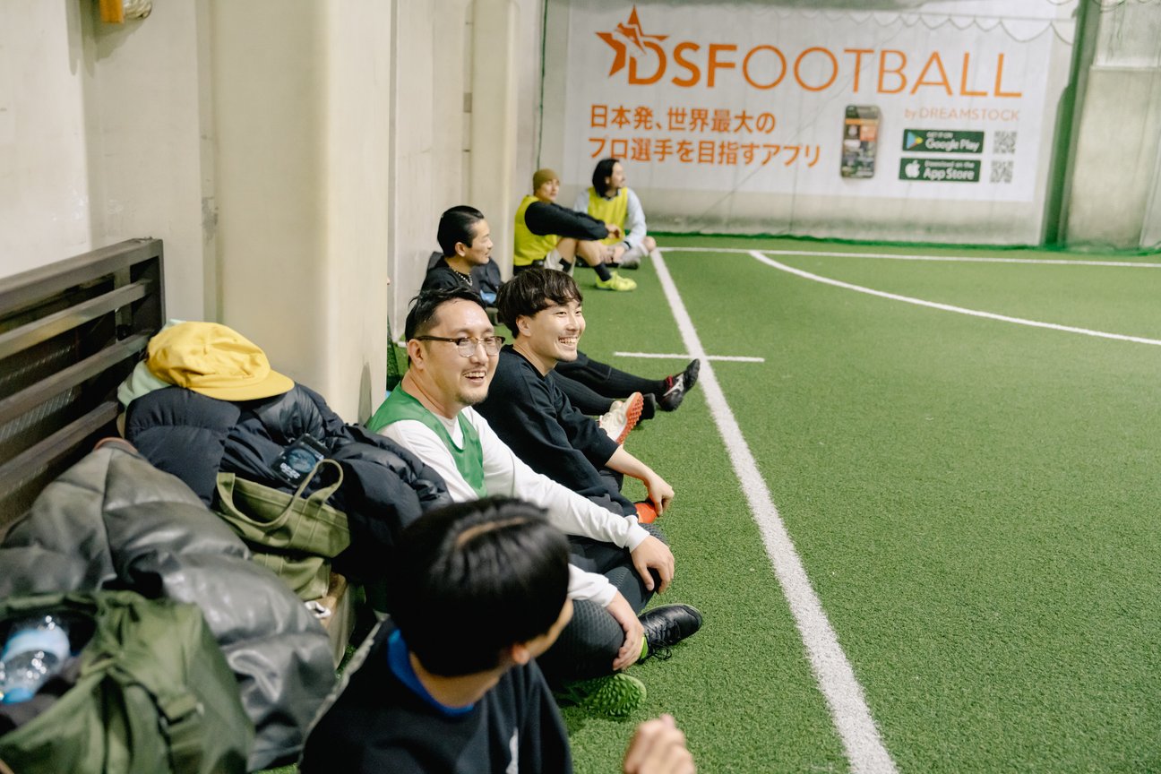 フットサルをしている様子